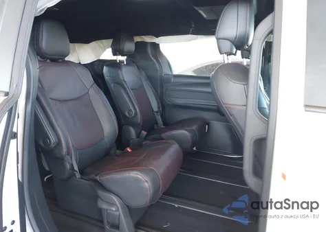 2025 Toyota Sienna Xse z USA, uszkodzony, nr VIN 5TDCRKEC6SS256497